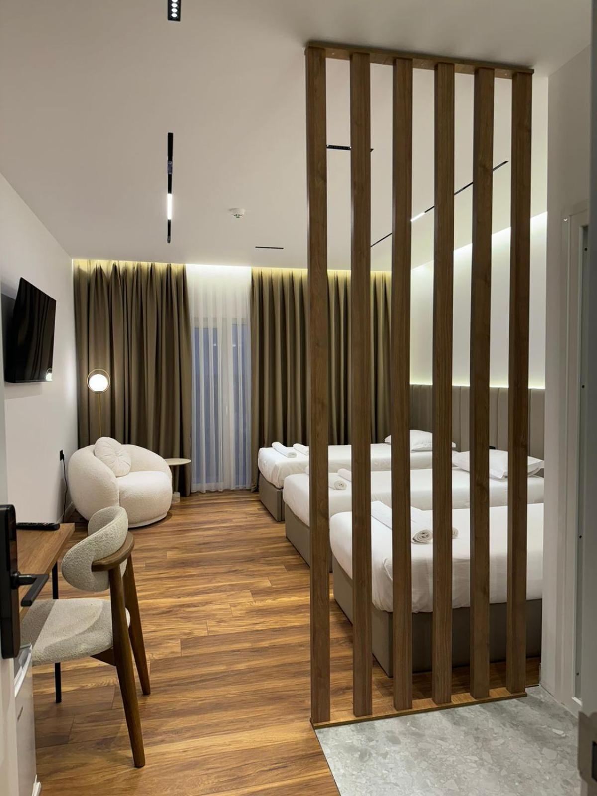 Hotel Jurgen Lezhë Exteriör bild